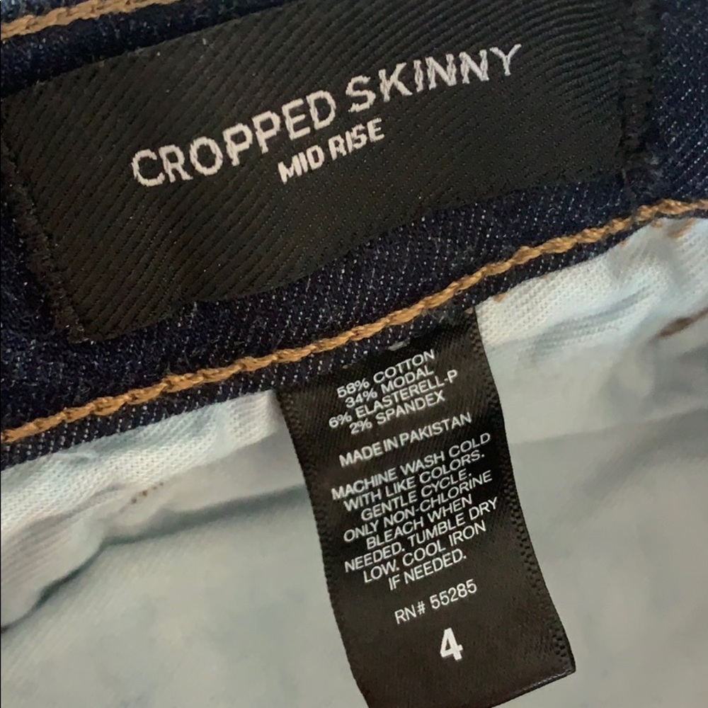 Express Distressed Mid Rise Cropped Jeans 👖 - Picture 6 of 6